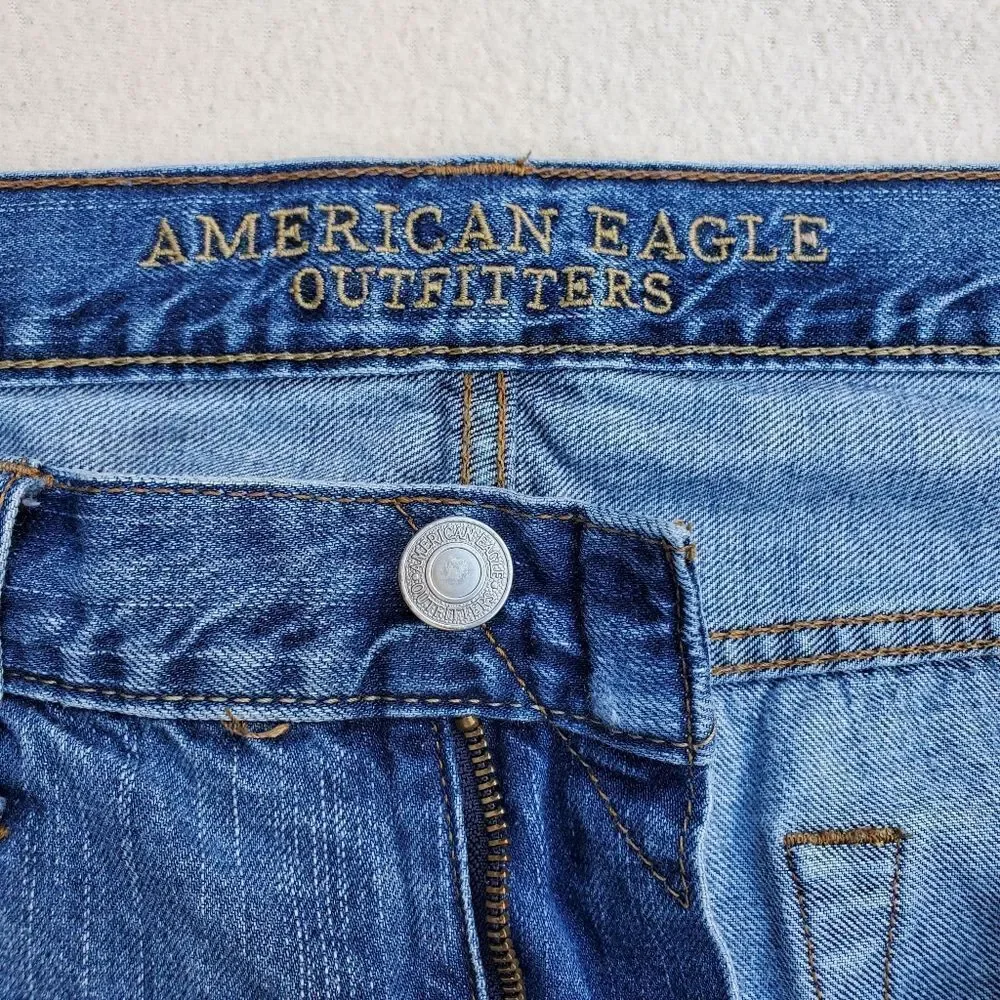 American Eagle Outfitters Original Straight Medium Wash Jeans 34W x 34L